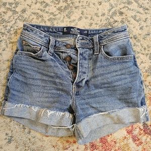Hollister High Rise Mom Short 3"